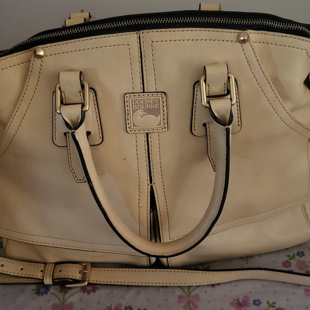 NWOT Dooney and Bourke  Clayton